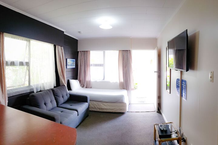 Room 16 of 41