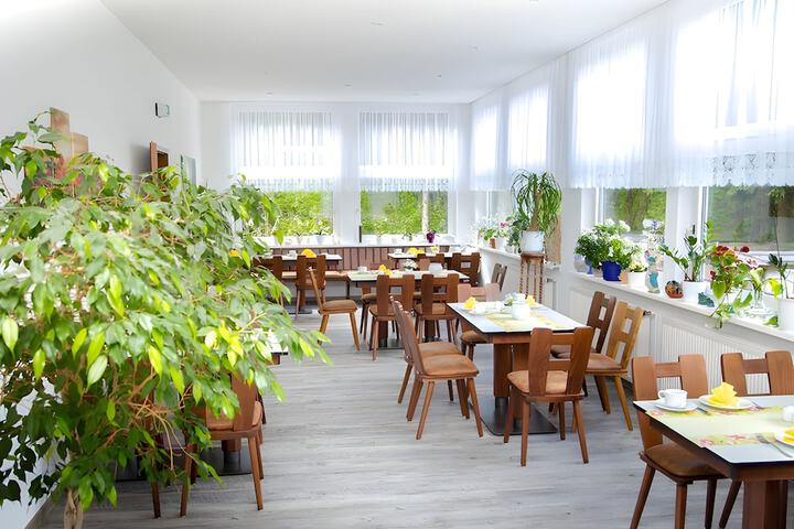 Dining 57 of 72