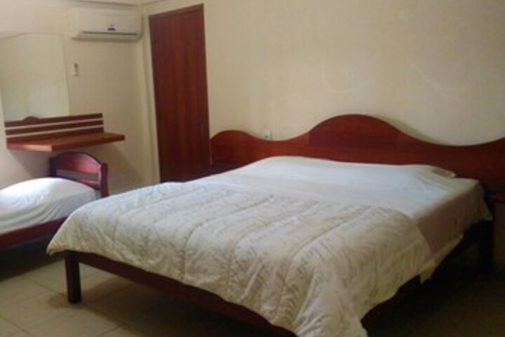 Room 21 of 38