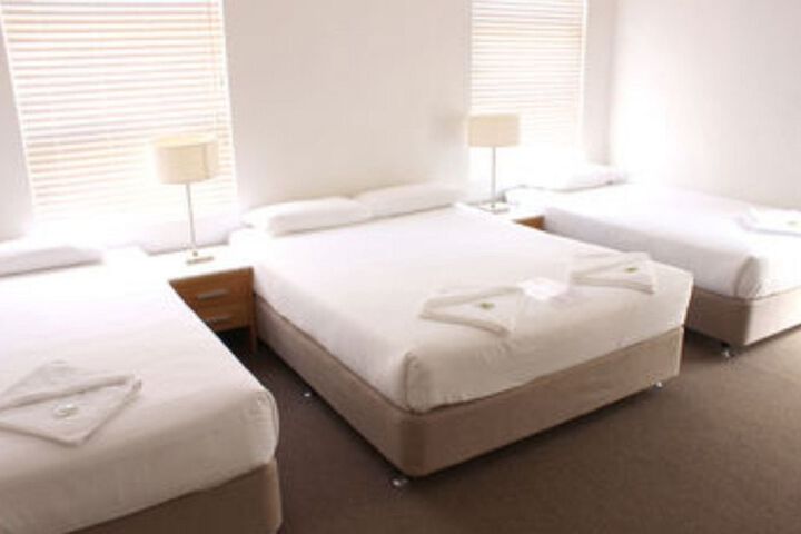 Room 10 of 19