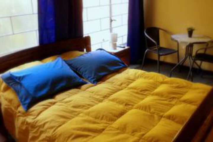 Room 6 of 12