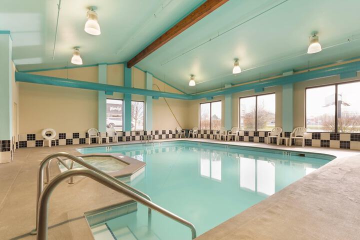 Pools & Facilities