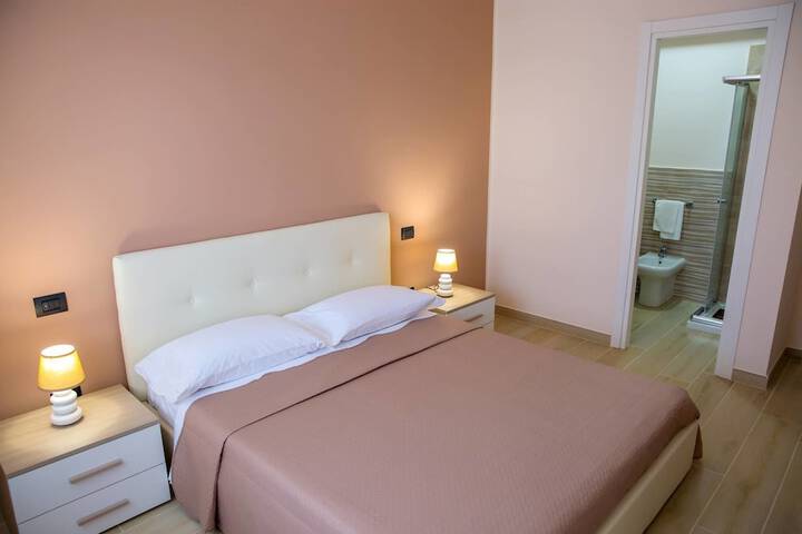Room 3 of 73