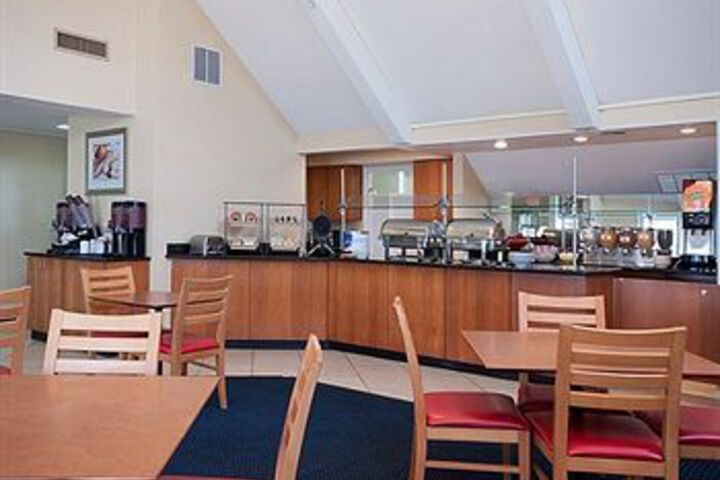 Breakfast/Coffee Service 7 of 17