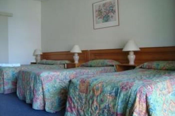 Room 3 of 10