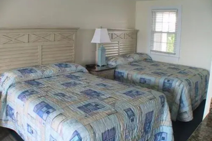 Room 2 of 10