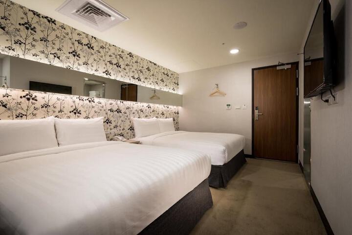 Room 17 of 43