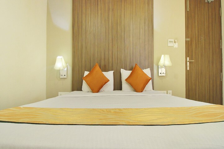 Room 4 of 6