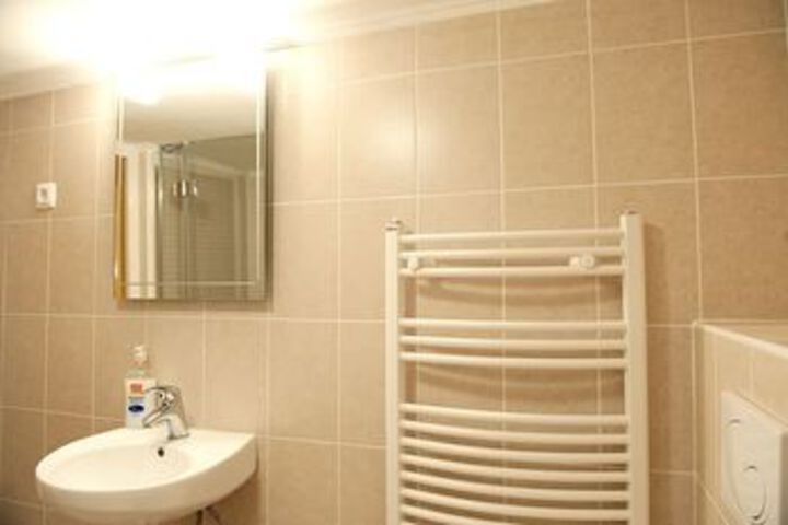 Room 176 of 322