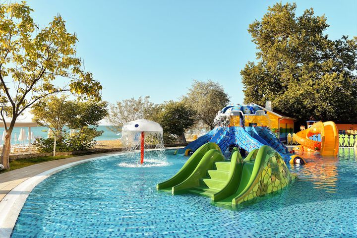 Hotel Pool