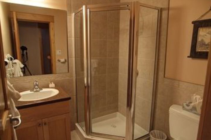 Room 2 of 16