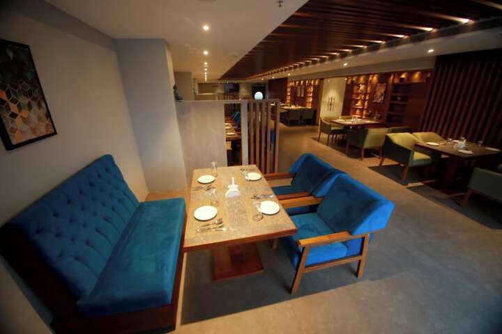 Dining 17 of 25
