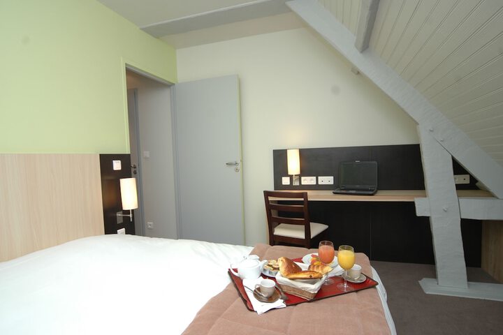 Room 6 of 74