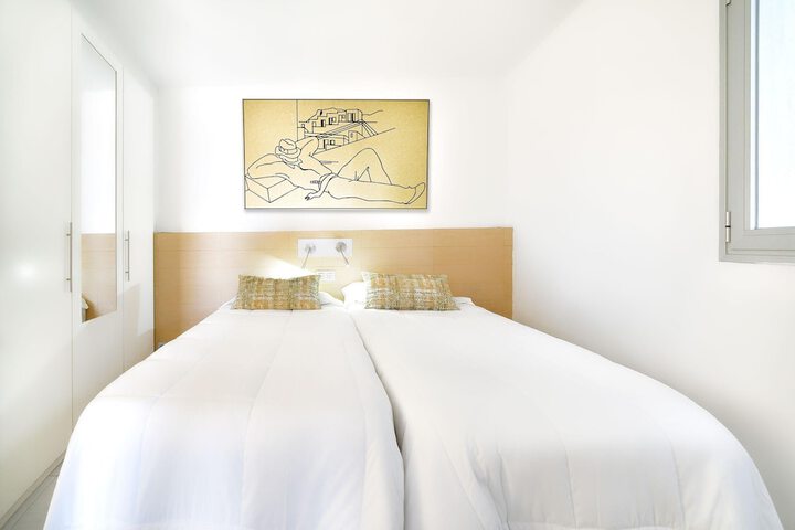 Room 45 of 179
