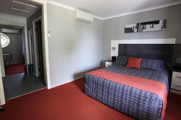 Room 8 of 74