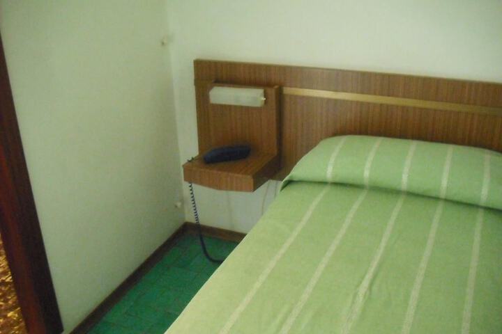 Room 6 of 46