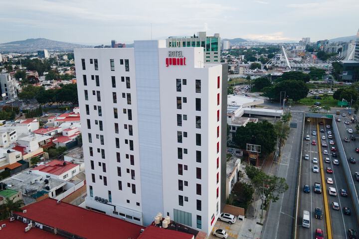 Exterior of Gumont Guadalajara López Mateos - Minerva