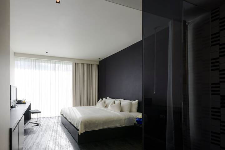 Room 10 of 76