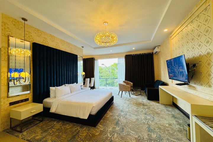 Room 21 of 35