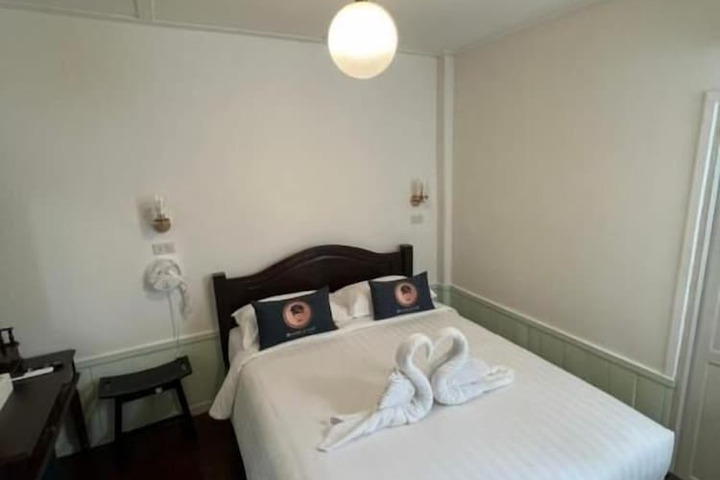 Room 3 of 41