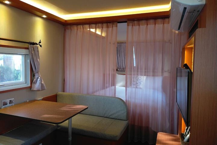 Room 21 of 44