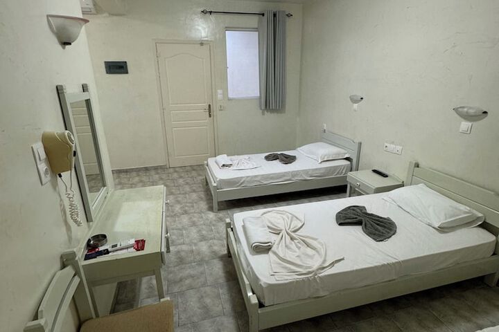 Room 12 of 31