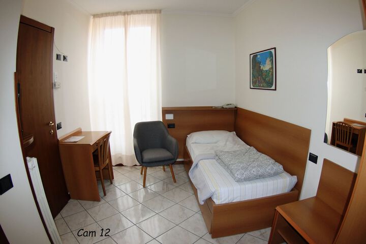 Room 13 of 50