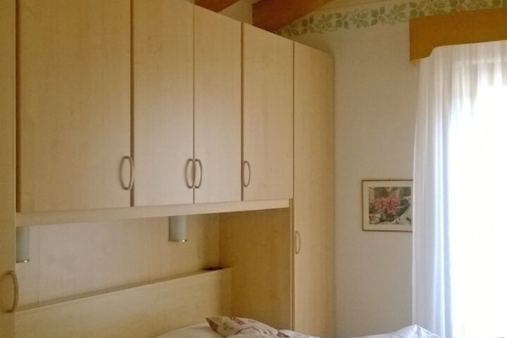 Room 5 of 36
