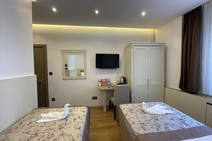 Room 15 of 53