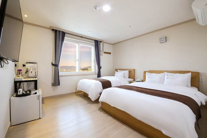 Room 16 of 37