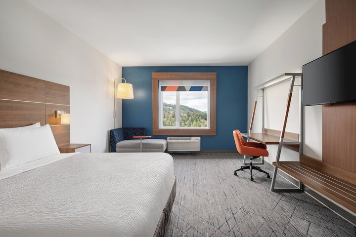 Room 18 of 43