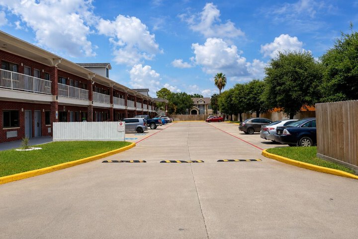 Property Grounds 24 of 24