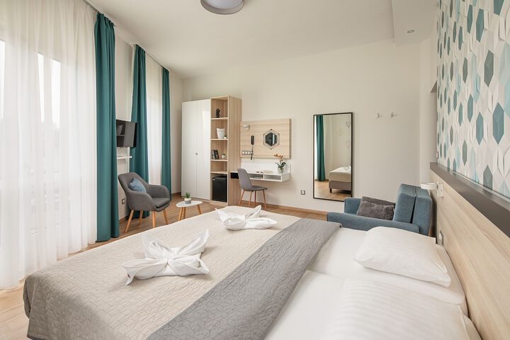 Room 7 of 48