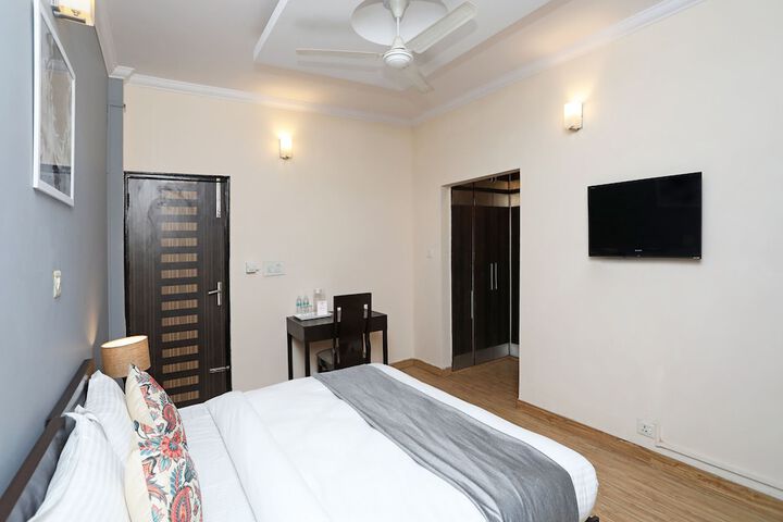 Room 10 of 22