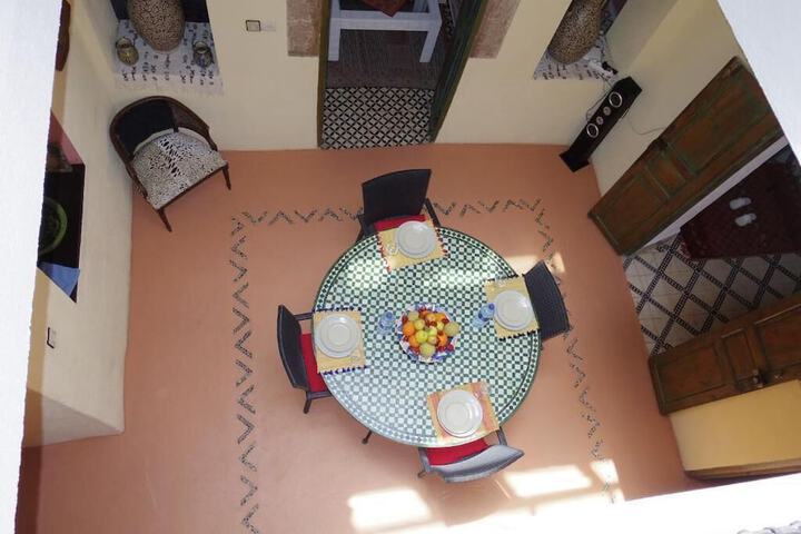 Dining 40 of 57