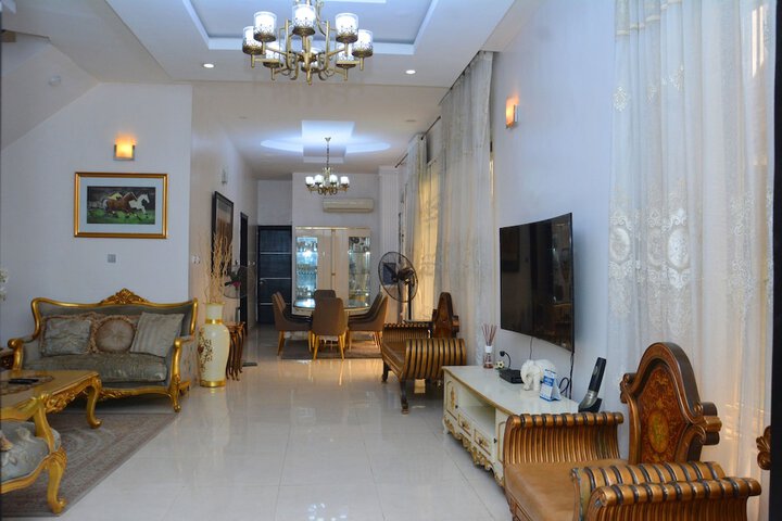 Room 14 of 24