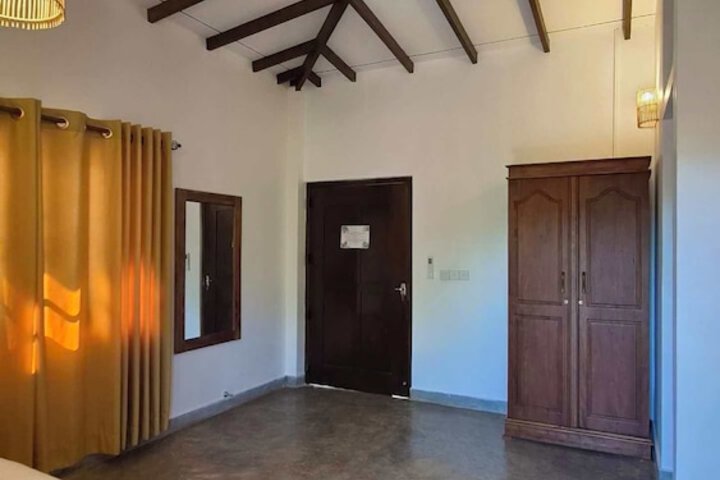 Room 12 of 72