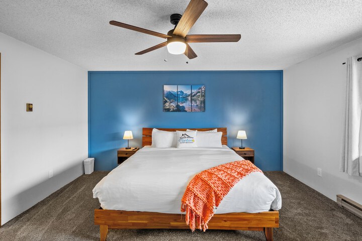 Room 3 of 43