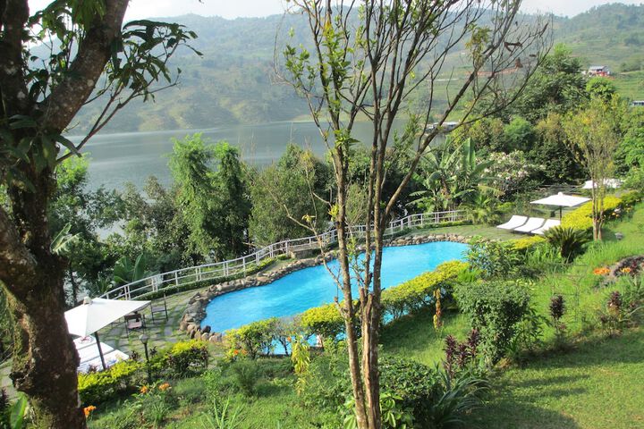 Hotel with Pool
