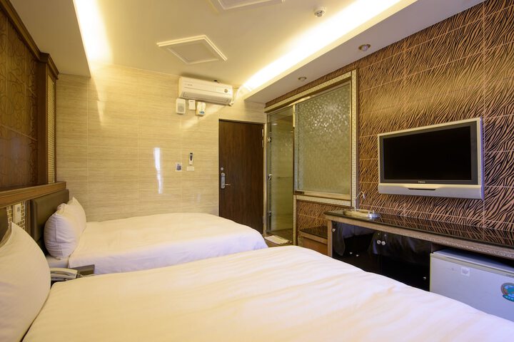 Room 8 of 41