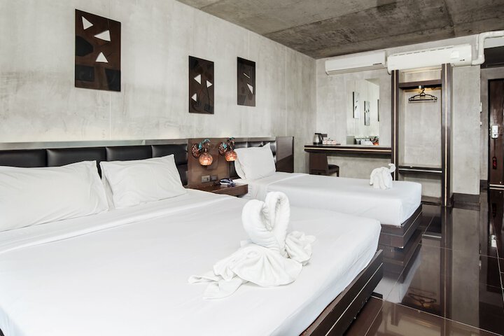 Room 6 of 31