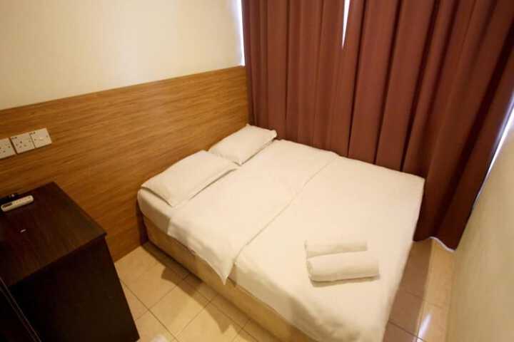 Room 6 of 27