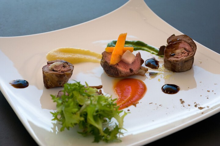 Dining 32 of 41