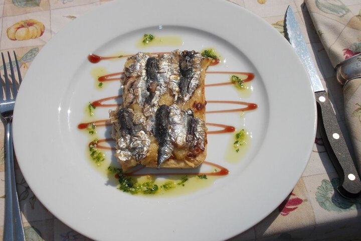 Dining 7 of 24