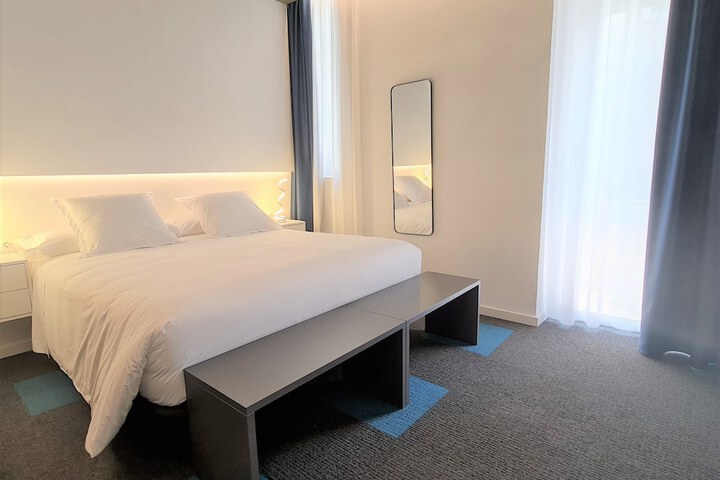 Room 26 of 50