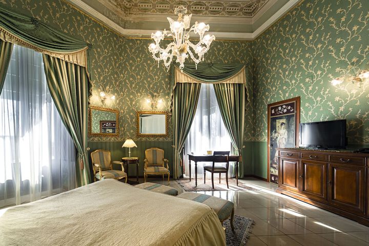 Room 30 of 60
