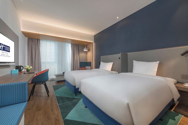 Room 21 of 66
