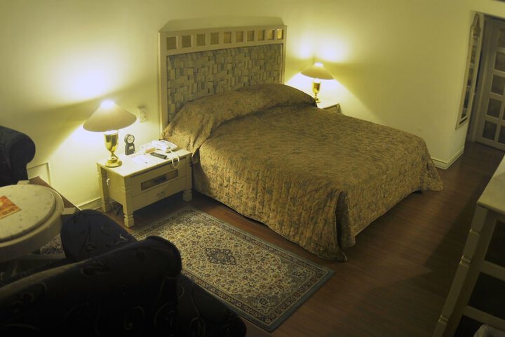 Room 9 of 23