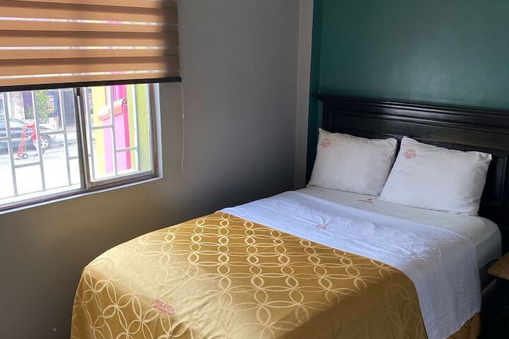 Room 2 of 9