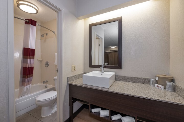 ADA Accessible Standard King (5 of 17)